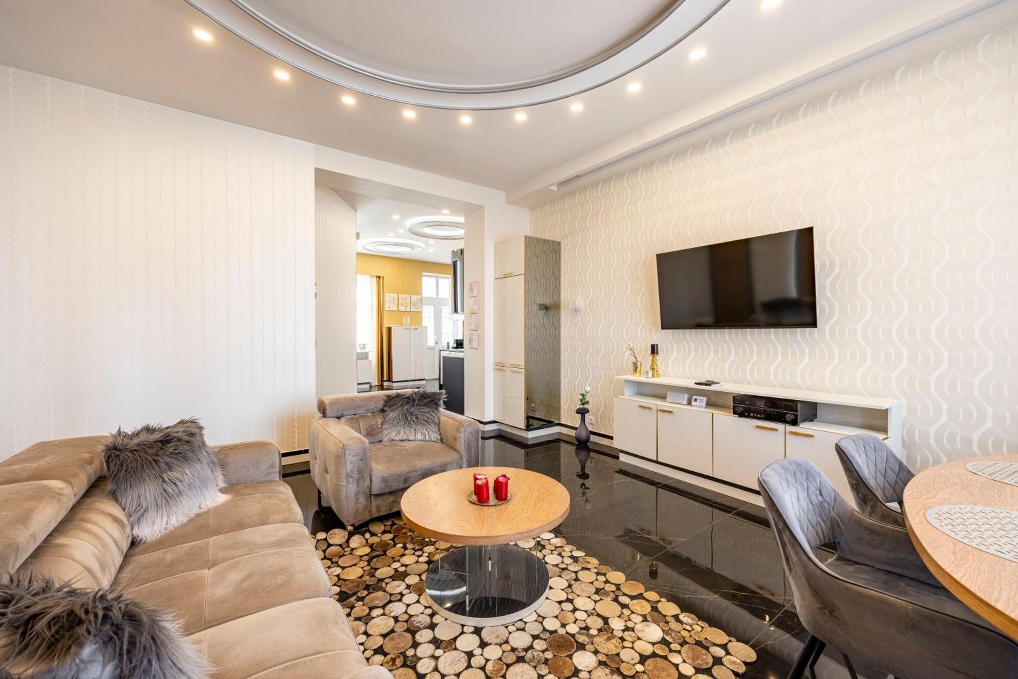 Luxury Royal Central Apartment By Prestige Homes Budapest Luaran gambar