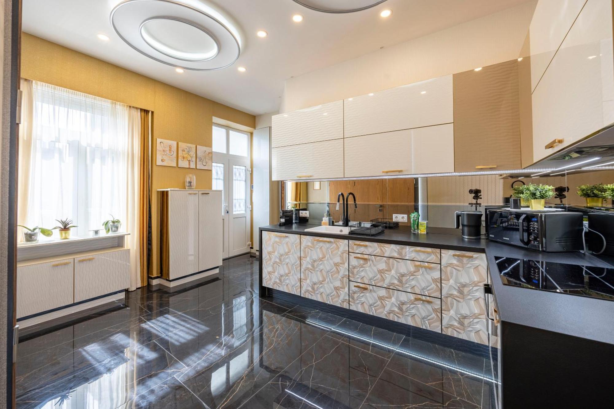 Luxury Royal Central Apartment By Prestige Homes Budapest Luaran gambar